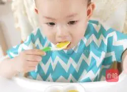 Illustration of how to make corn soup for baby food supplement 7