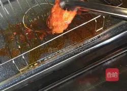 Oliang Chicken Leg Burger Recipe Illustration 3