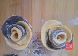 Illustration of how to make rose rolls 15