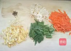 Illustration of how to make vegetarian spring rolls 3