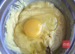 Illustration of how to make hot corn noodle cakes 6