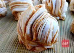 Illustration of how to make sesame rolls 14