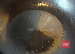 Illustration of how to make spring roll skins 4