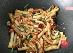 Illustration of Braised Eggplant Claypot Rice 13