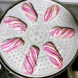 Dragon fruit flower roll