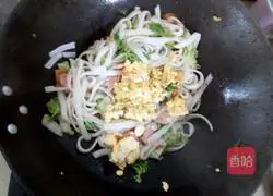 Illustration of how to make fried rice noodles 6