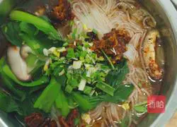 Illustration of Li's Homemade Spicy Rice Noodles 16