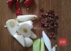 Illustration of how to make braised beans and potato noodles 4