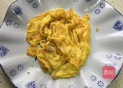 Illustration of how to make fried rice noodles with eggs 2