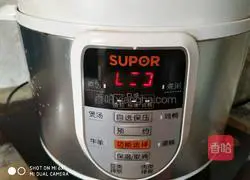 Illustration of how to make diced pork rice 5