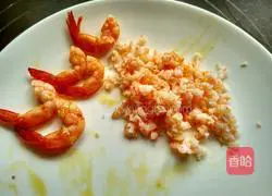 Illustration of how to make three-color quinoa rice balls with mushrooms and shrimps 12