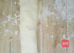 Illustration of how to make scallion, ham and sausage rolls 4