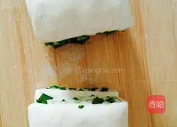 Illustration of how to make chive flower rolls 8