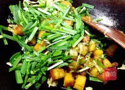 Illustration of how to make fried steamed buns in old Beijing 13