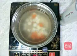 Baby Complementary Food Quinoa Egg Yolk Porridge Recipe Illustration 6