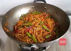 Illustration of making braised beans and noodles 14