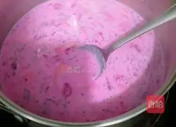 Illustration of how to make banana milk oatmeal porridge 2