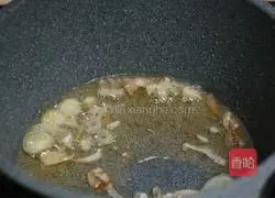 Illustration of how to make stone pot rice noodles 2