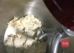 Illustration of how to make mini hamburgers 4