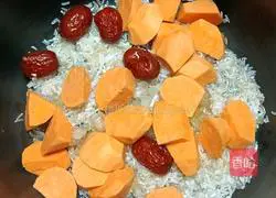 Illustration of how to make sweet potato and red date double rice porridge 6