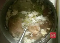 Illustration of how to make steamed buns and fried dough sticks and lettuce soup better together 4