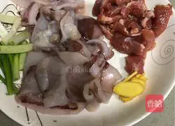 Fresh squid and lean meat porridge Illustration of how to do it 1