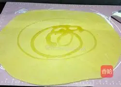 Illustration of how to make golden whole wheat pumpkin rolls 7