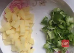 Illustration of how to make fried potato pancakes 2