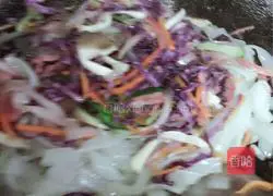 Illustration of how to make stir-fried rice noodles 8