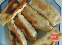Illustration of how to make pot stickers 8