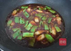 Illustration of how to make braised noodles with soy sauce beans 9