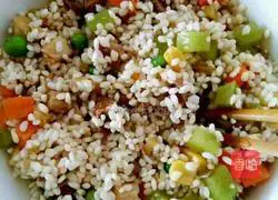 Illustration of how to make seaweed rice balls 1