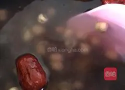 Black rice eight-treasure porridge recipe 9