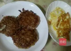 Illustration of how to make pork and egg burgers 7