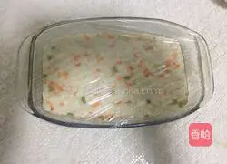 Illustration of how to make golden rice balls 4 