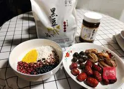 Illustration of how to make eight-treasure porridge 1