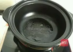 Illustration of how to make spareribs clay pot rice 5