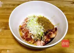 Illustration of how to make family version of pot stickers 3