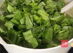 Illustration of how to make lettuce leaf millet porridge 7