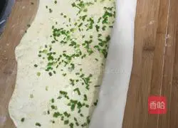 Illustration of how to make onion-flavored flower rolls 10