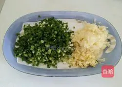 Illustration of how to make cold noodles with pickled mustard and minced meat 5