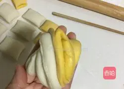 Illustration of how to make mandarin duck sweet flower roll 10