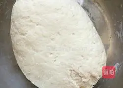 Illustration of how to make salt and pepper rolls 2