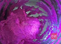 Illustration of how to make red dragon fruit cake 3