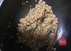 Illustration of how to make tomato, beef and cheese baked rice 6