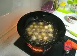 Illustration of how to wrap Yuanxiao 9