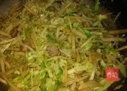 Illustration of braised noodles 7