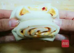 Illustration of Laoganma's flower roll recipe 15