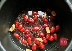 Illustration of how to make beauty and blood-tonifying porridge 4