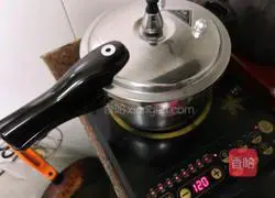 Illustration of how to make healthy chestnut barley porridge 4